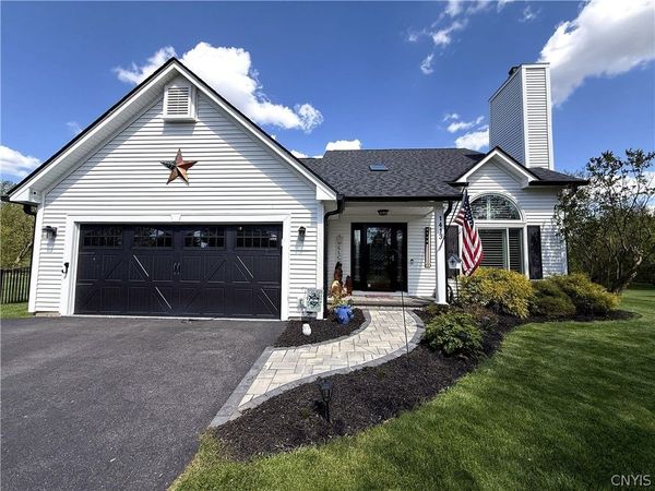1413 Creek Pointe , Farmington, NY 14425