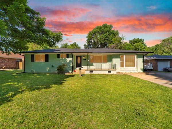 602 Lawndale Drive , Springdale, AR 72764