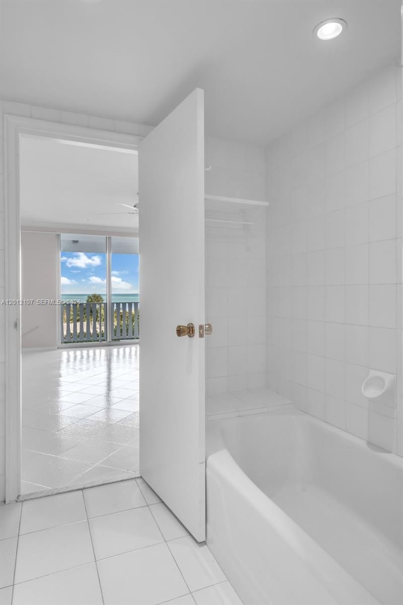 200 Ocean Lane Dr, Unit 407, Key Biscayne, FL 33149 Photo
