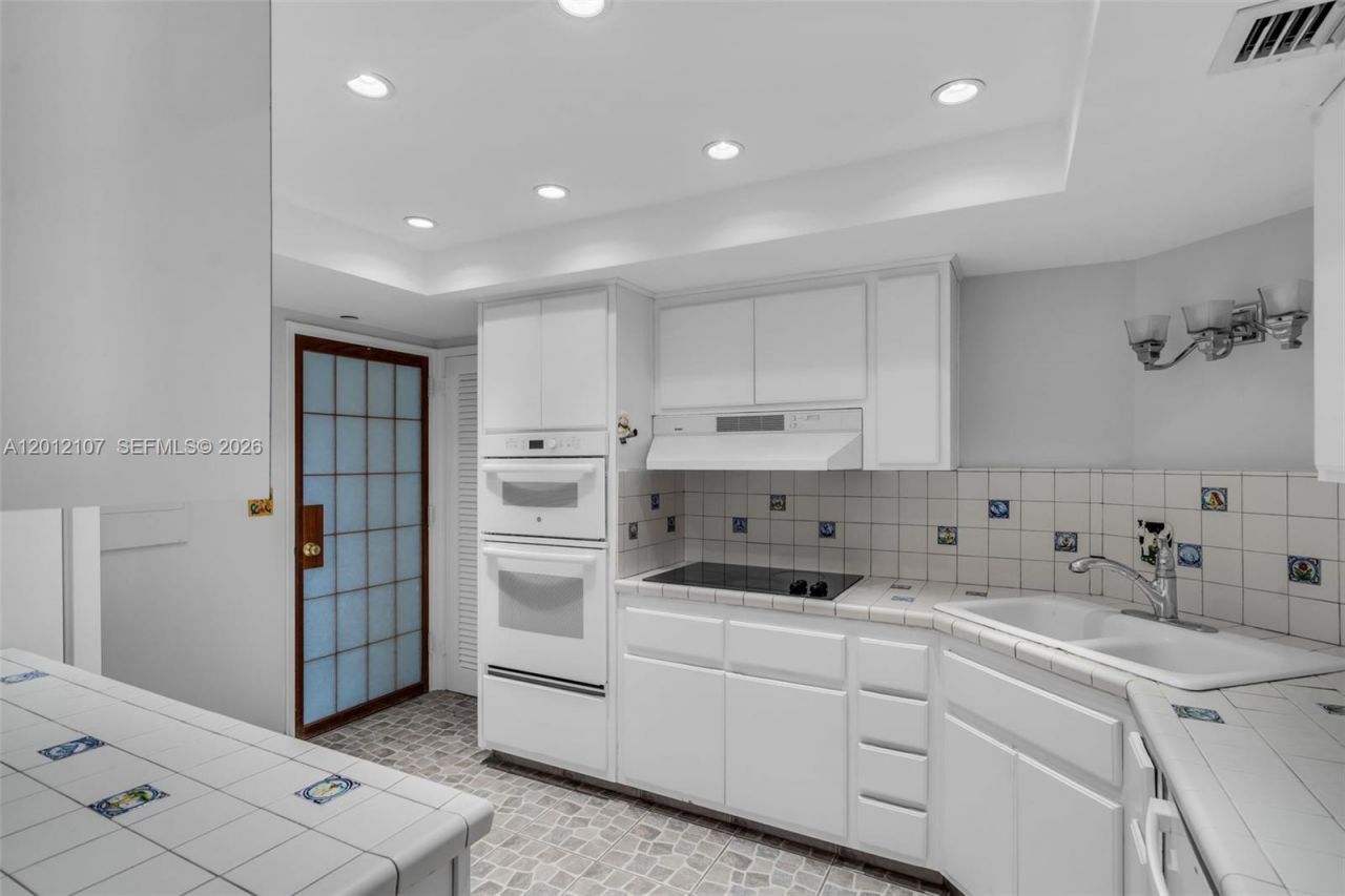 200 Ocean Lane Dr, Unit 407, Key Biscayne, FL 33149 Photo