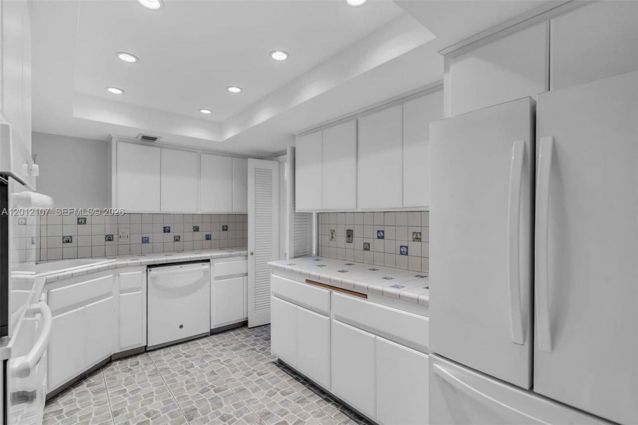 200 Ocean Lane Dr, Unit 407, Key Biscayne, FL 33149 Photo