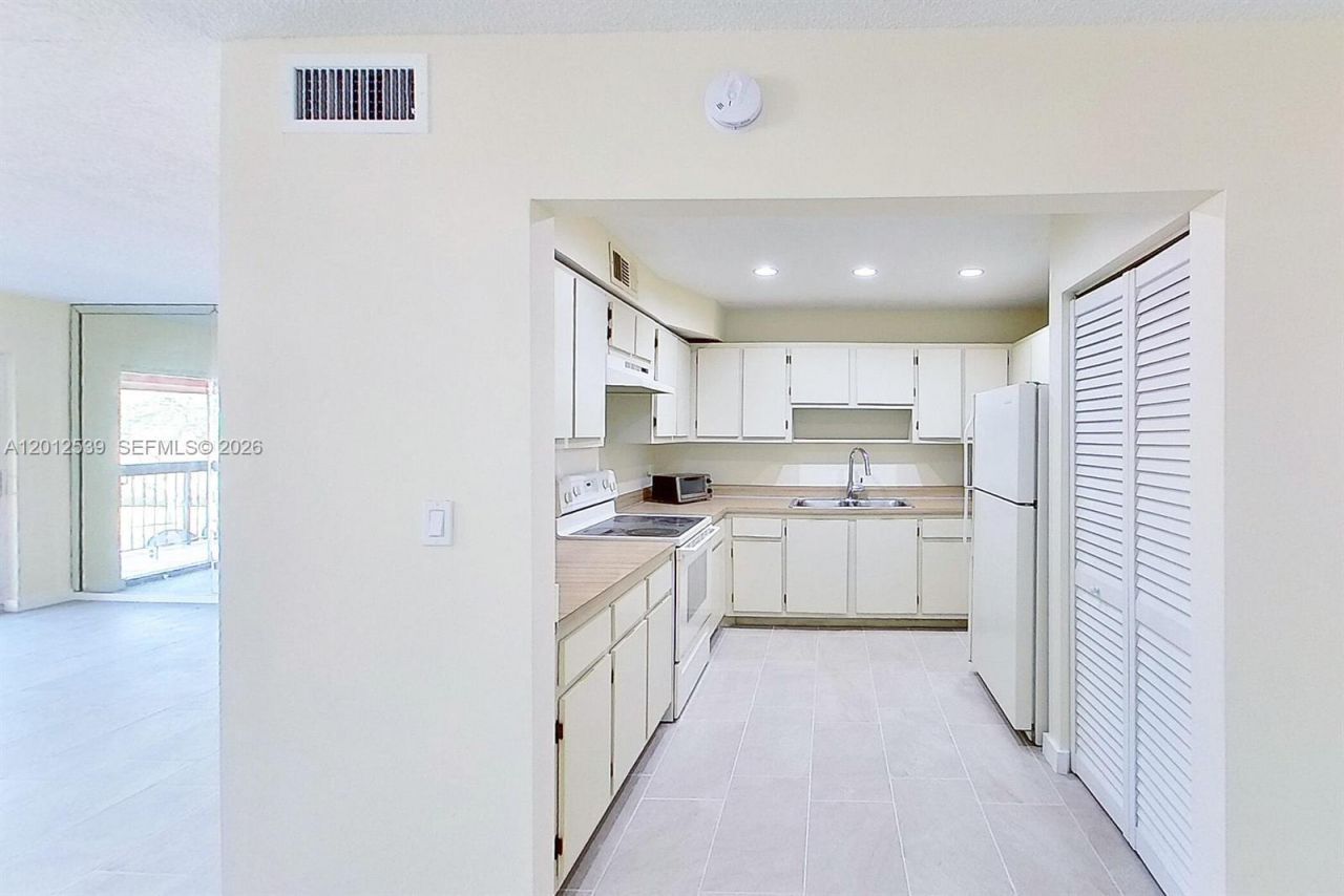 2020 NW 119th St , Unit 1121, Miami, FL 33167 Photo
