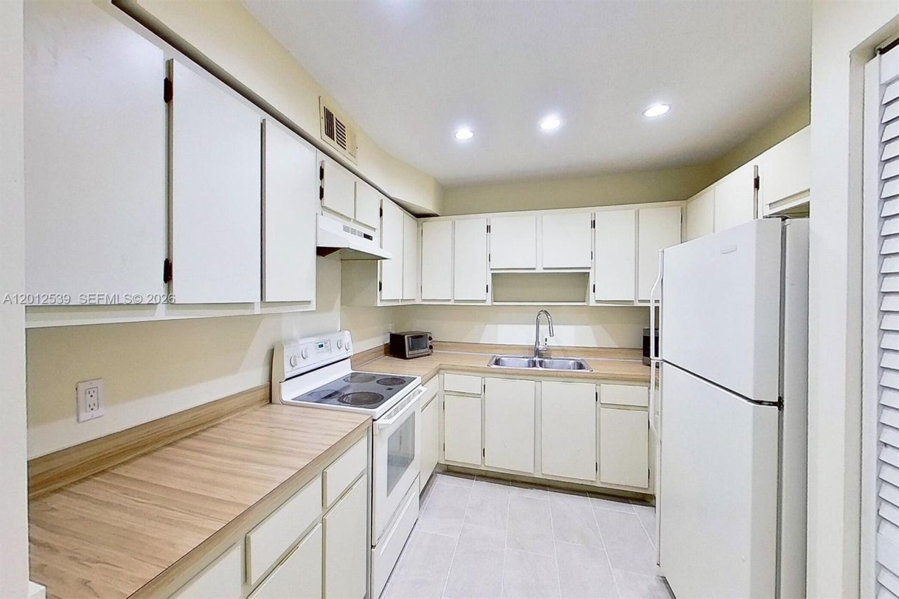 2020 NW 119th St , Unit 1121, Miami, FL 33167 Photo