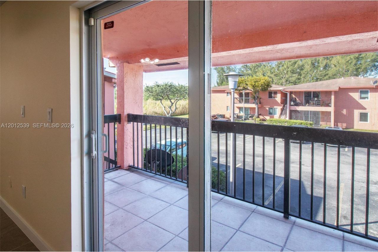 2020 NW 119th St , Unit 1121, Miami, FL 33167 Photo