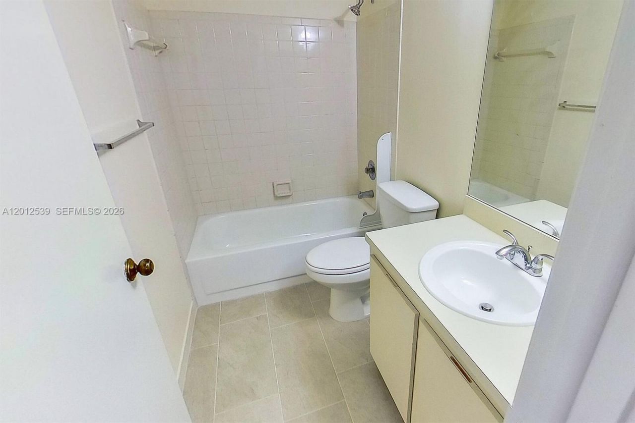 2020 NW 119th St , Unit 1121, Miami, FL 33167 Photo