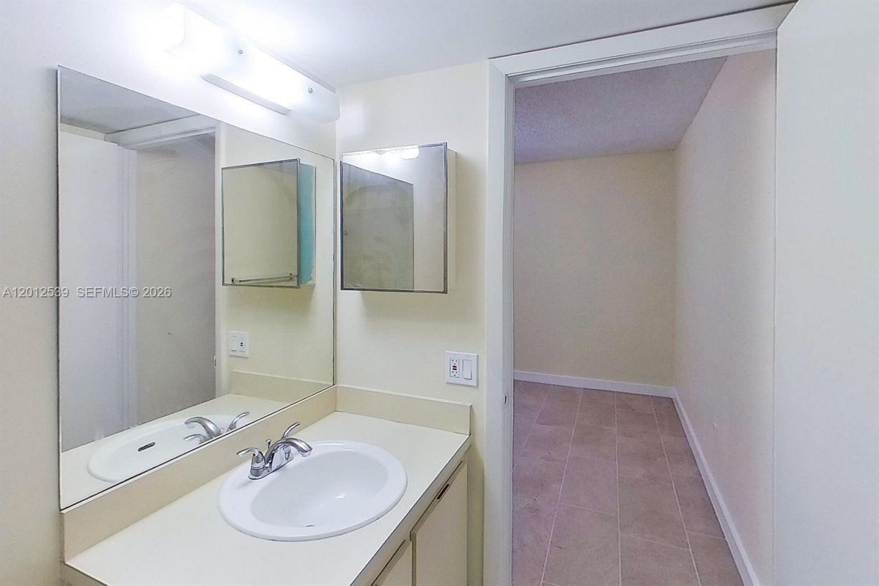2020 NW 119th St , Unit 1121, Miami, FL 33167 Photo