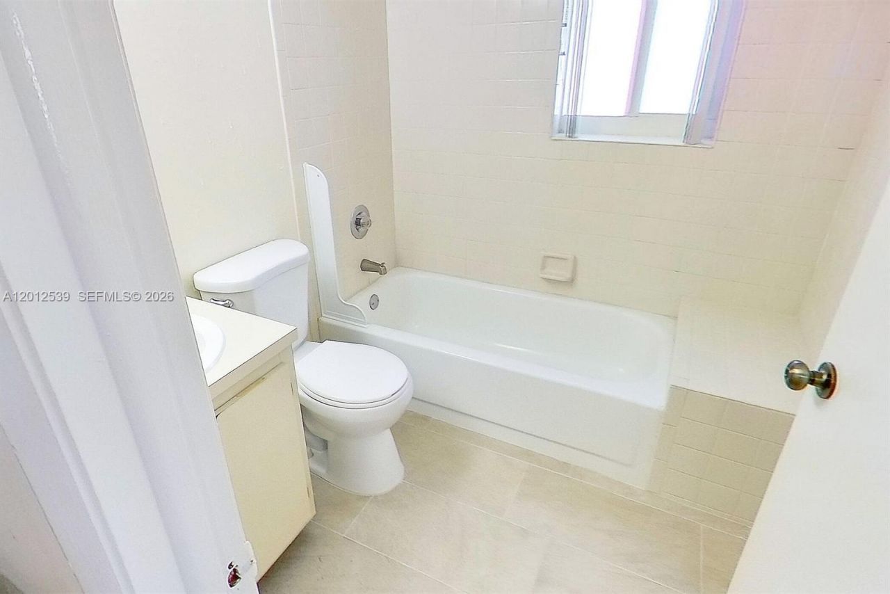 2020 NW 119th St , Unit 1121, Miami, FL 33167 Photo