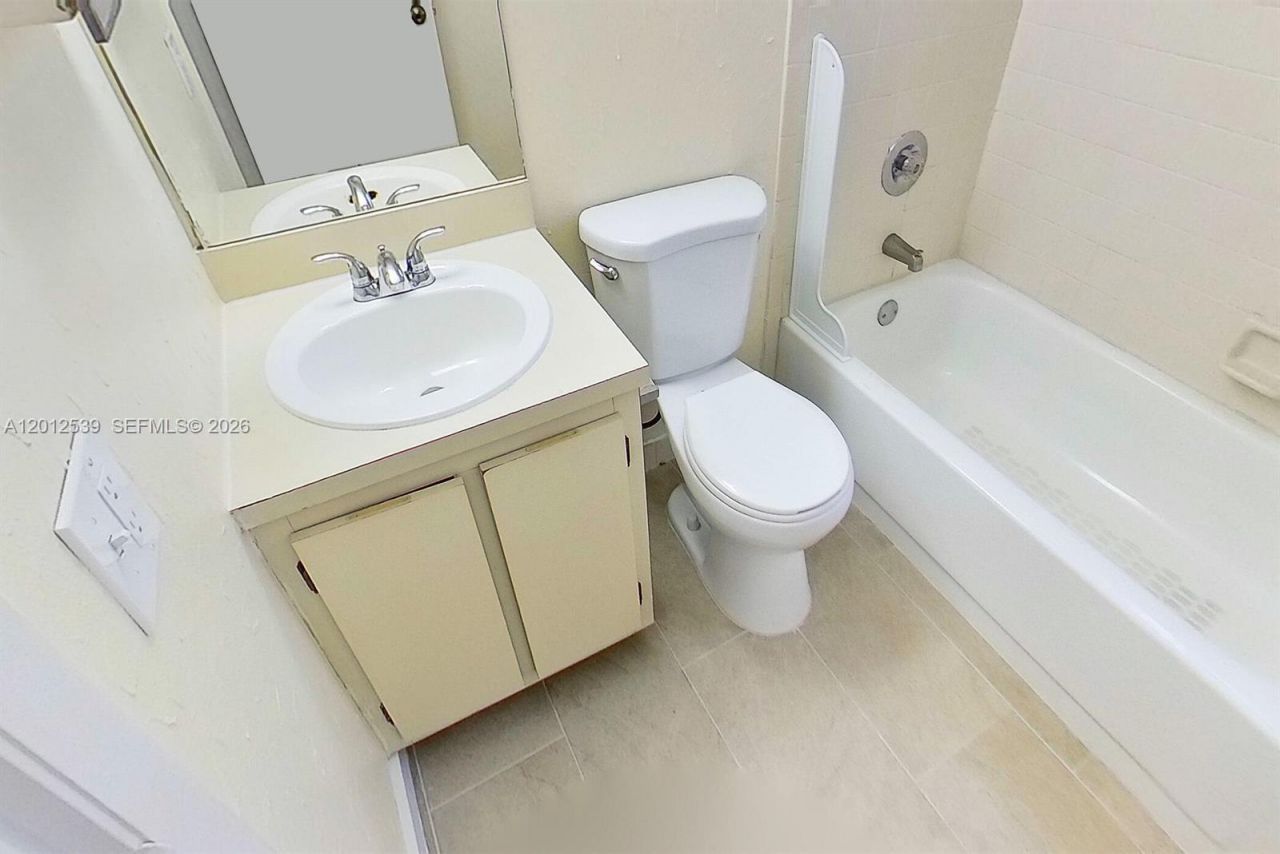 2020 NW 119th St , Unit 1121, Miami, FL 33167 Photo