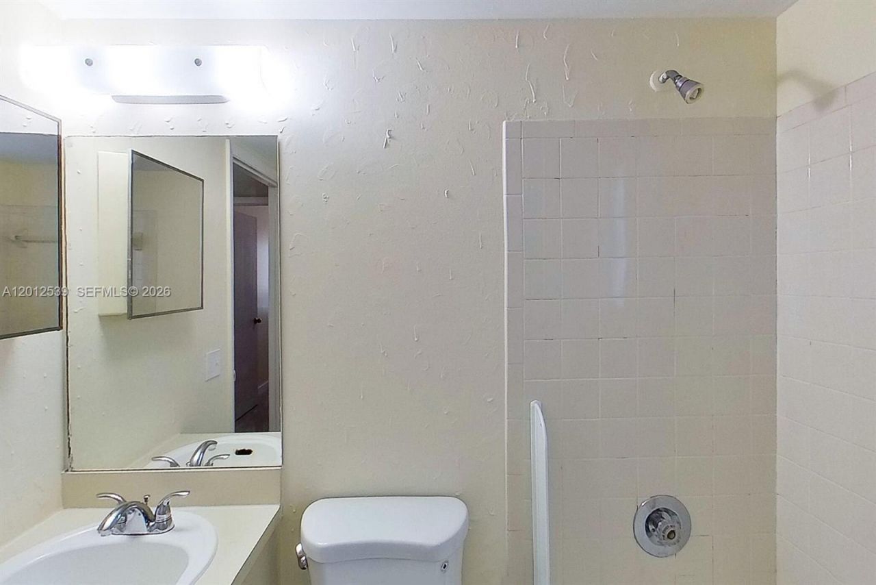 2020 NW 119th St , Unit 1121, Miami, FL 33167 Photo