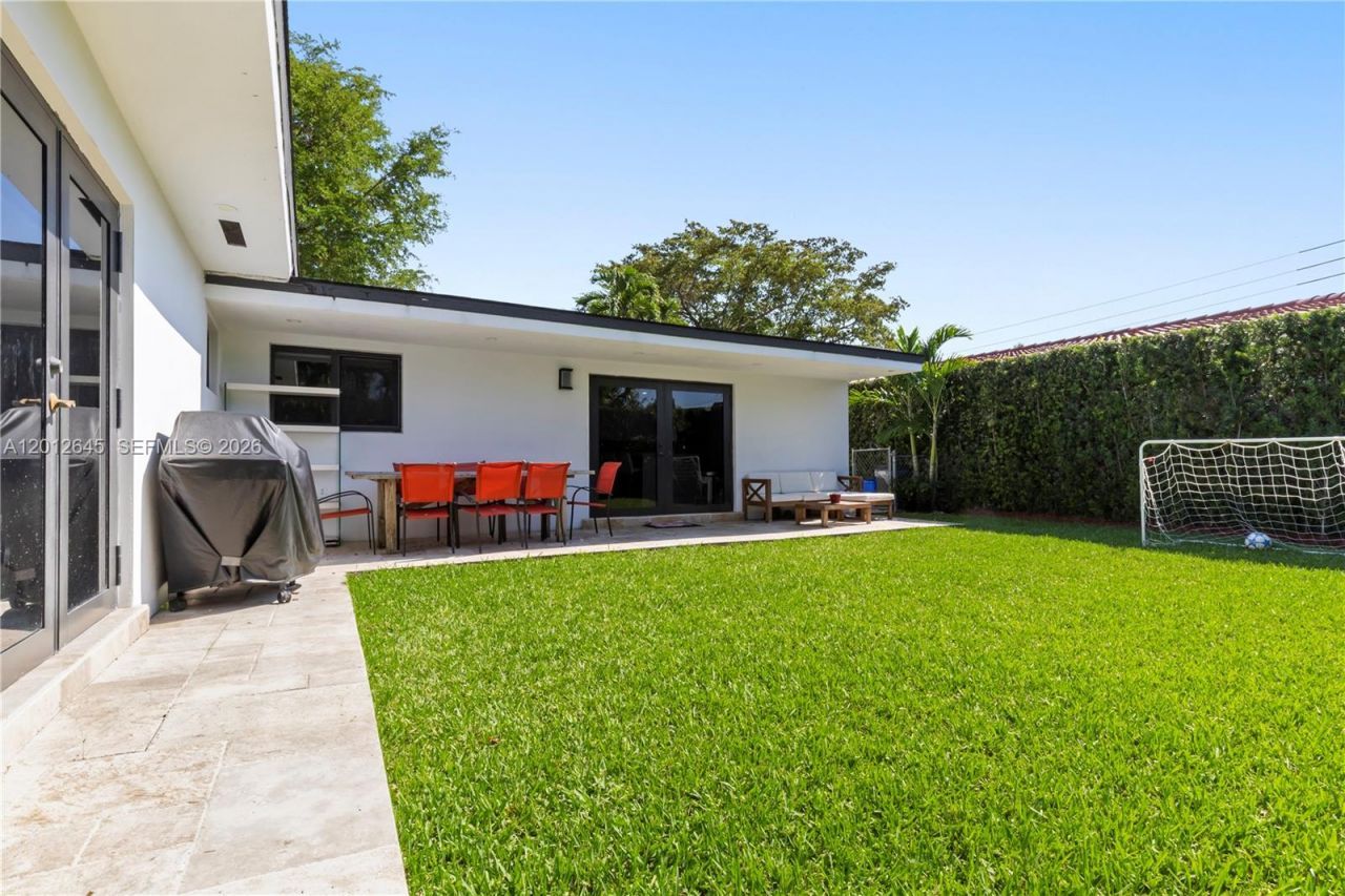 1549 Zuleta Ave , Coral Gables, FL 33146 Photo