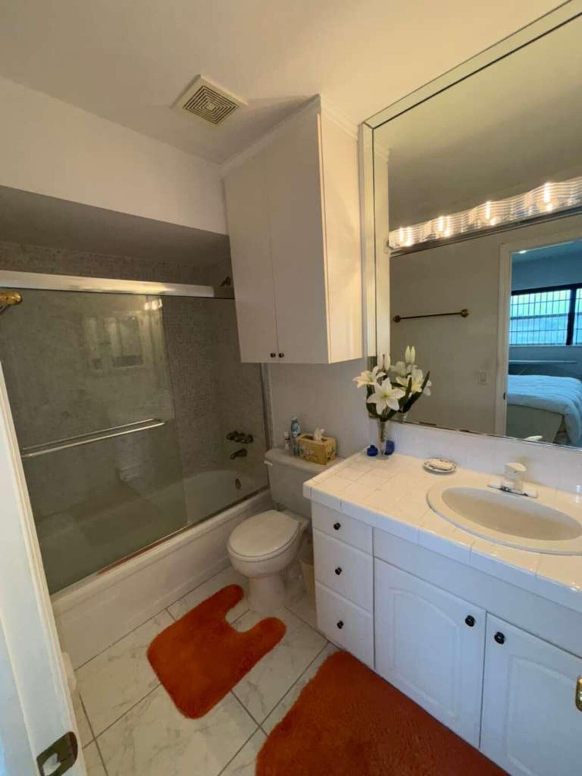4706 NW 36th St, Unit 605, Lauderdale Lakes, FL 33319 Photo
