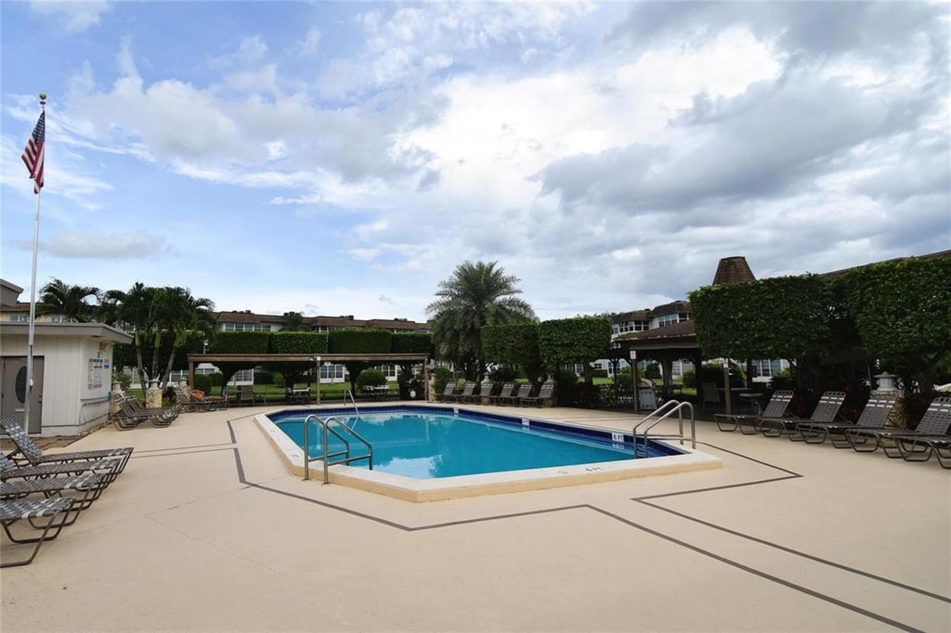 4706 NW 36th St, Unit 605, Lauderdale Lakes, FL 33319 Photo