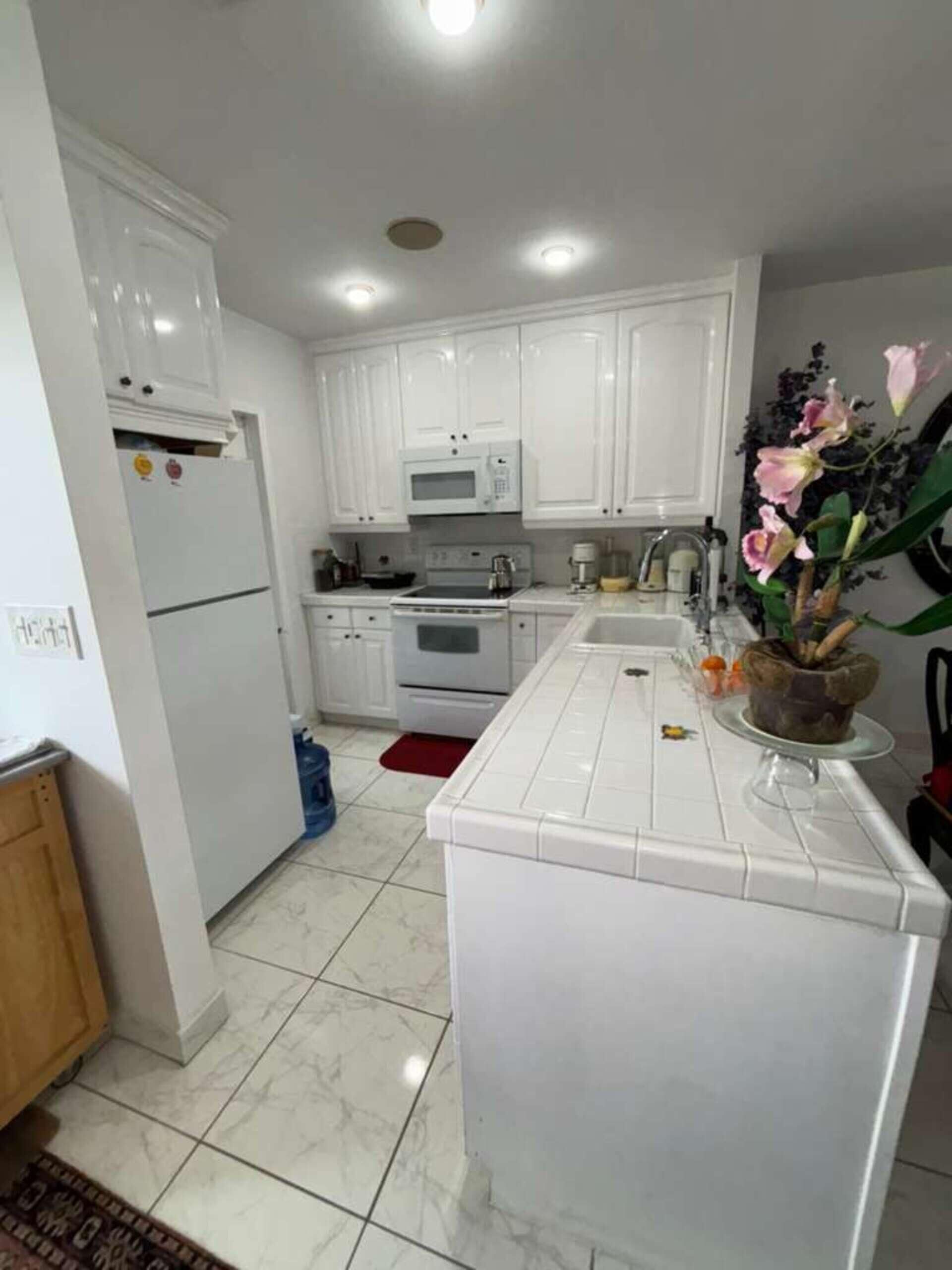 4706 NW 36th St, Unit 605, Lauderdale Lakes, FL 33319 Photo