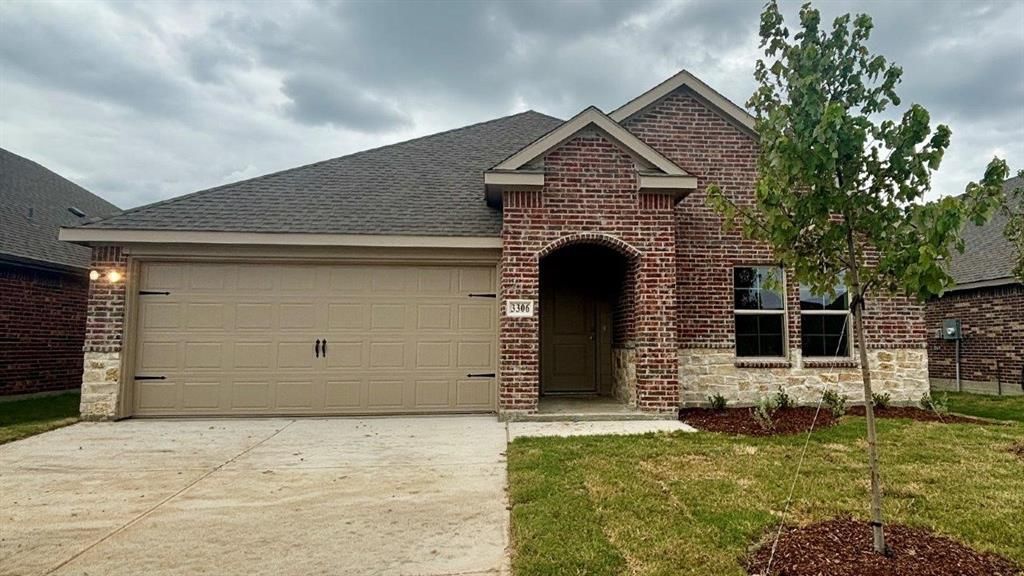 3306 Charleston Drive, Ennis, TX 75119 Main Photo