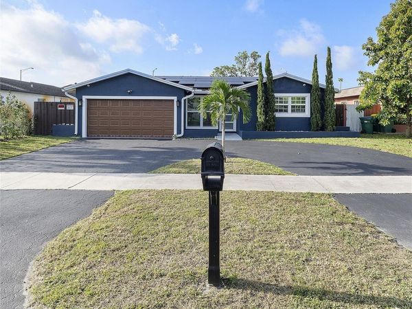 5820 NW 56th Place, Tamarac, FL 33319