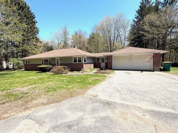 223 S Barre Rd, Barre, MA 01005