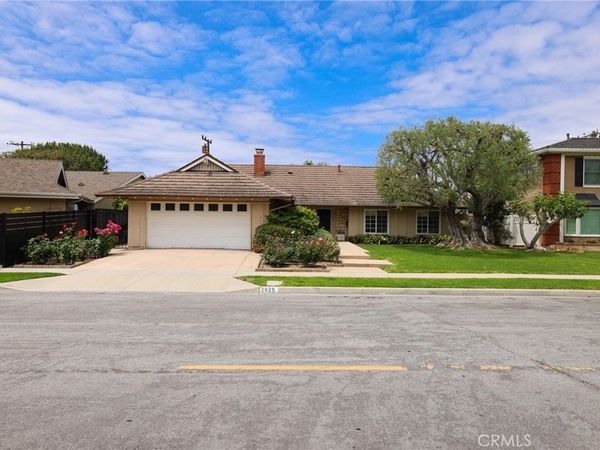 2825 Shantar, Costa Mesa, CA 92626