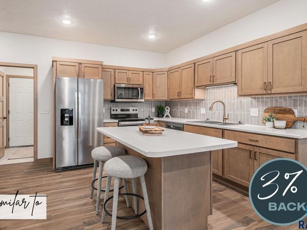 2417 E Jetty Pl, Sioux Falls, SD 57108