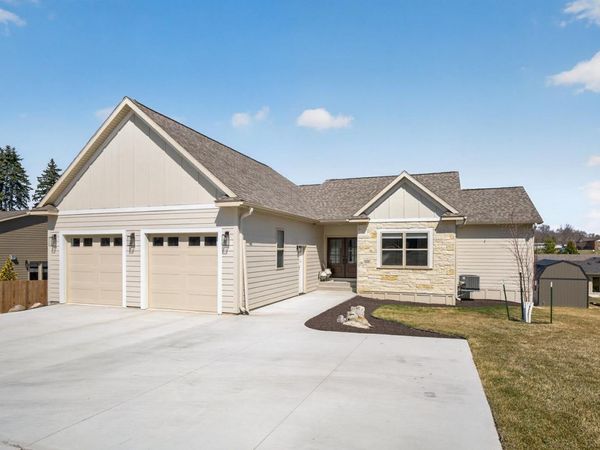 428 8th Street SW, Pine Island, MN 55963
