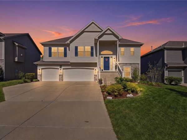 1636 Shadow Drive, Leavenworth, KS 66048