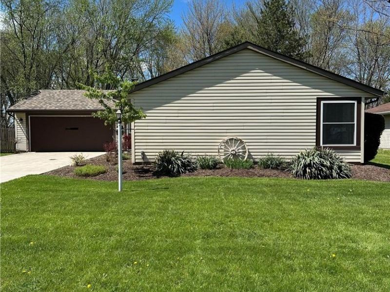 6868 Middlebrook Boulevard, Middleburg Heights, OH 44130 Photo 1