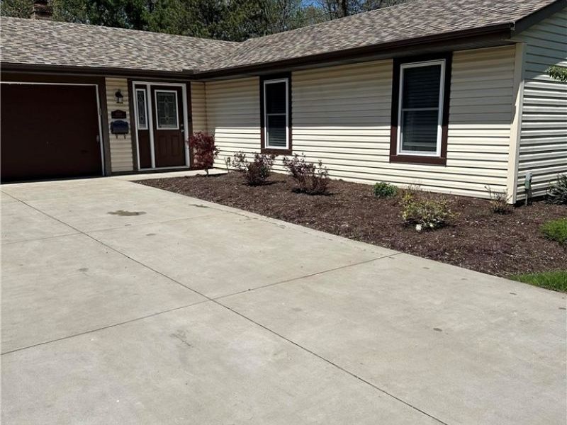 6868 Middlebrook Boulevard, Middleburg Heights, OH 44130 Photo 2