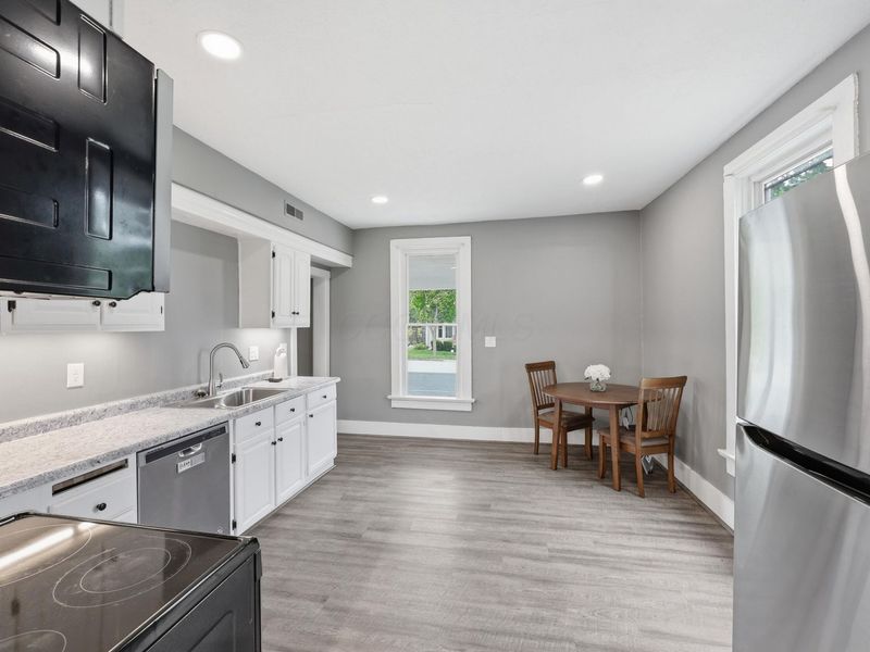 44 E 4th Street , London, OH 43140 Photo 9