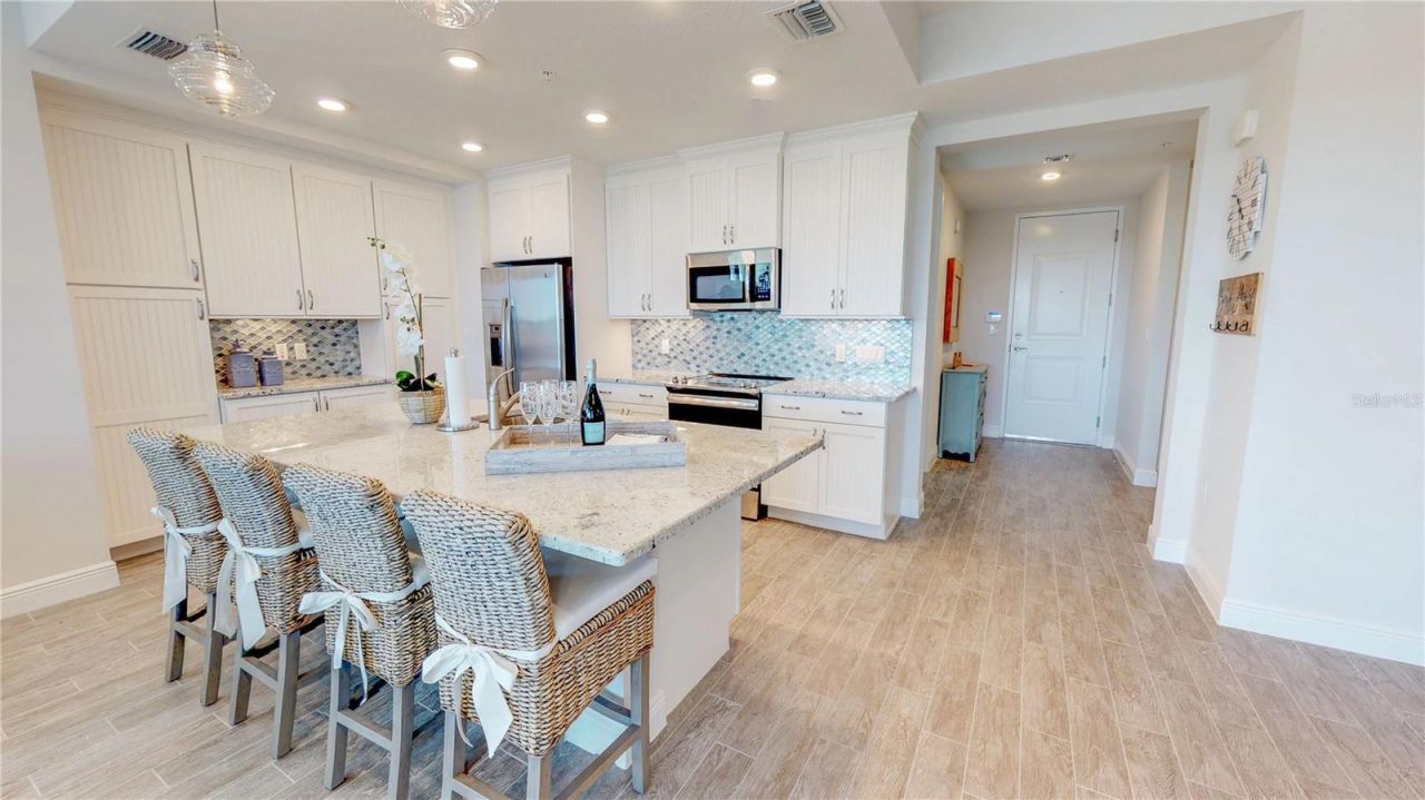 387 Aruba Circle , Unit 103, Bradenton, FL 34209 Photo
