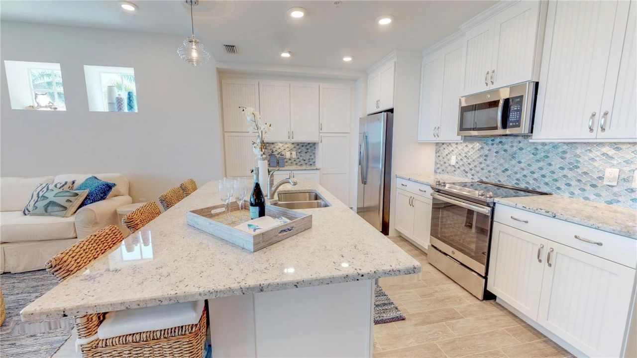 387 Aruba Circle , Unit 103, Bradenton, FL 34209 Photo