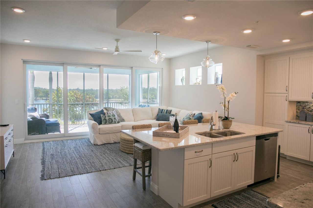 387 Aruba Circle , Unit 103, Bradenton, FL 34209 Photo