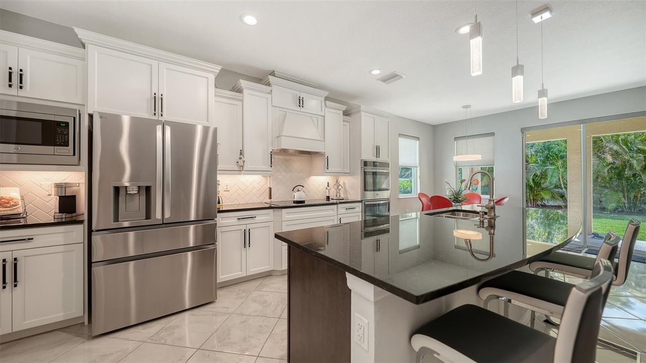 2858 Oriole Drive , Sarasota, FL 34243 Photo