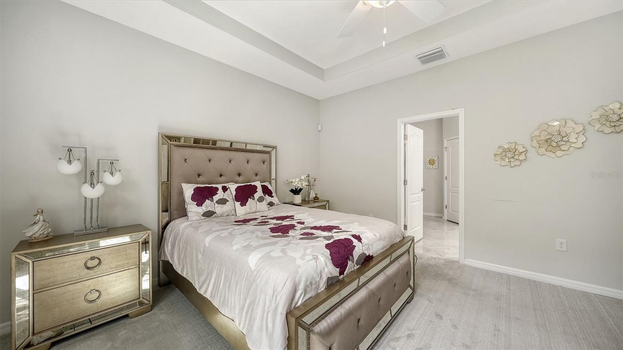 2858 Oriole Drive , Sarasota, FL 34243 Photo