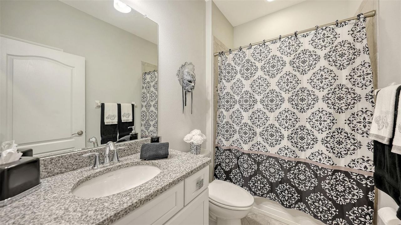 2858 Oriole Drive , Sarasota, FL 34243 Photo