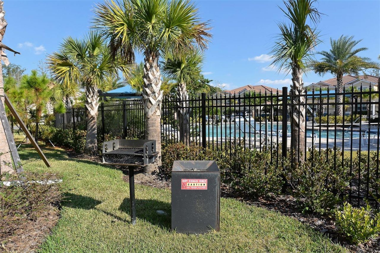 2858 Oriole Drive , Sarasota, FL 34243 Photo