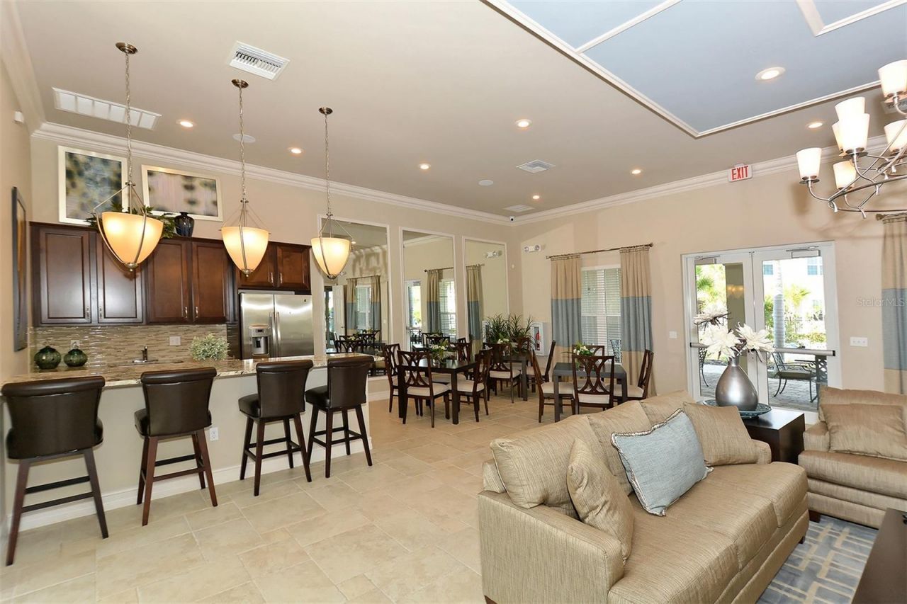 2858 Oriole Drive , Sarasota, FL 34243 Photo
