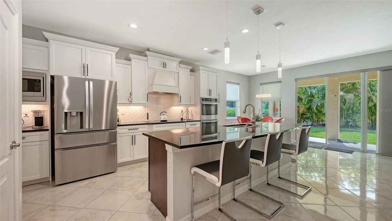 2858 Oriole Drive , Sarasota, FL 34243 Photo