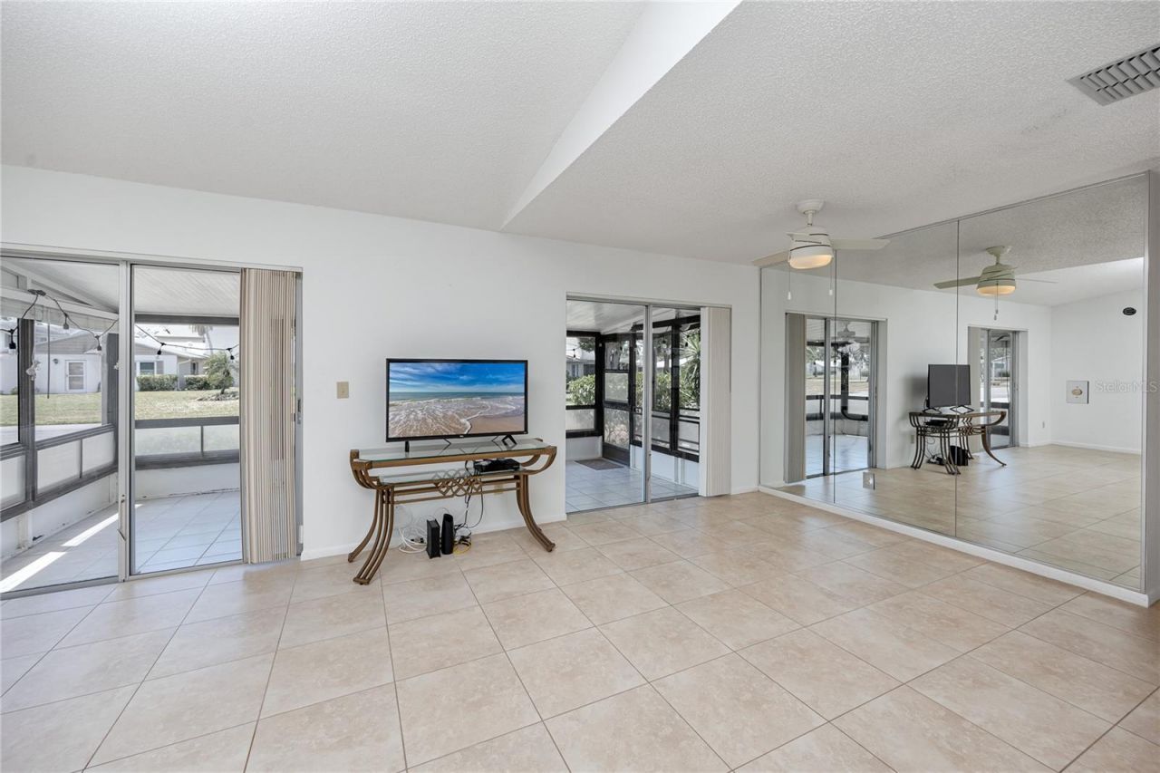 3139 38th Street S, Unit A, Saint Petersburg, FL 33711 Photo