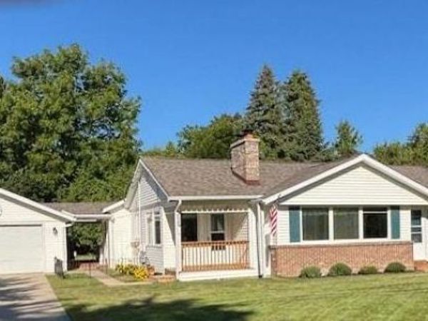 214 5th Avenue, Tawas City, MI 48763