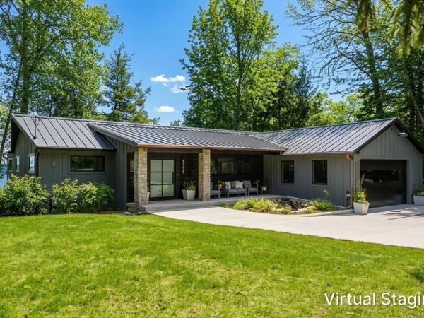 1059 Nanagosa S, Suttons Bay, MI 49682