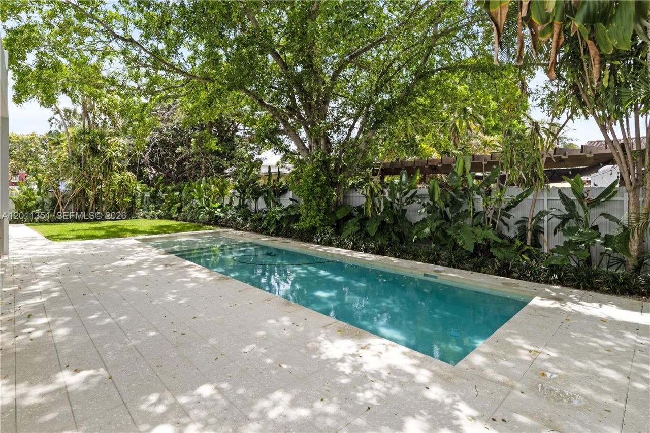 188 Cherokee St , Miami Springs, FL 33166 Photo