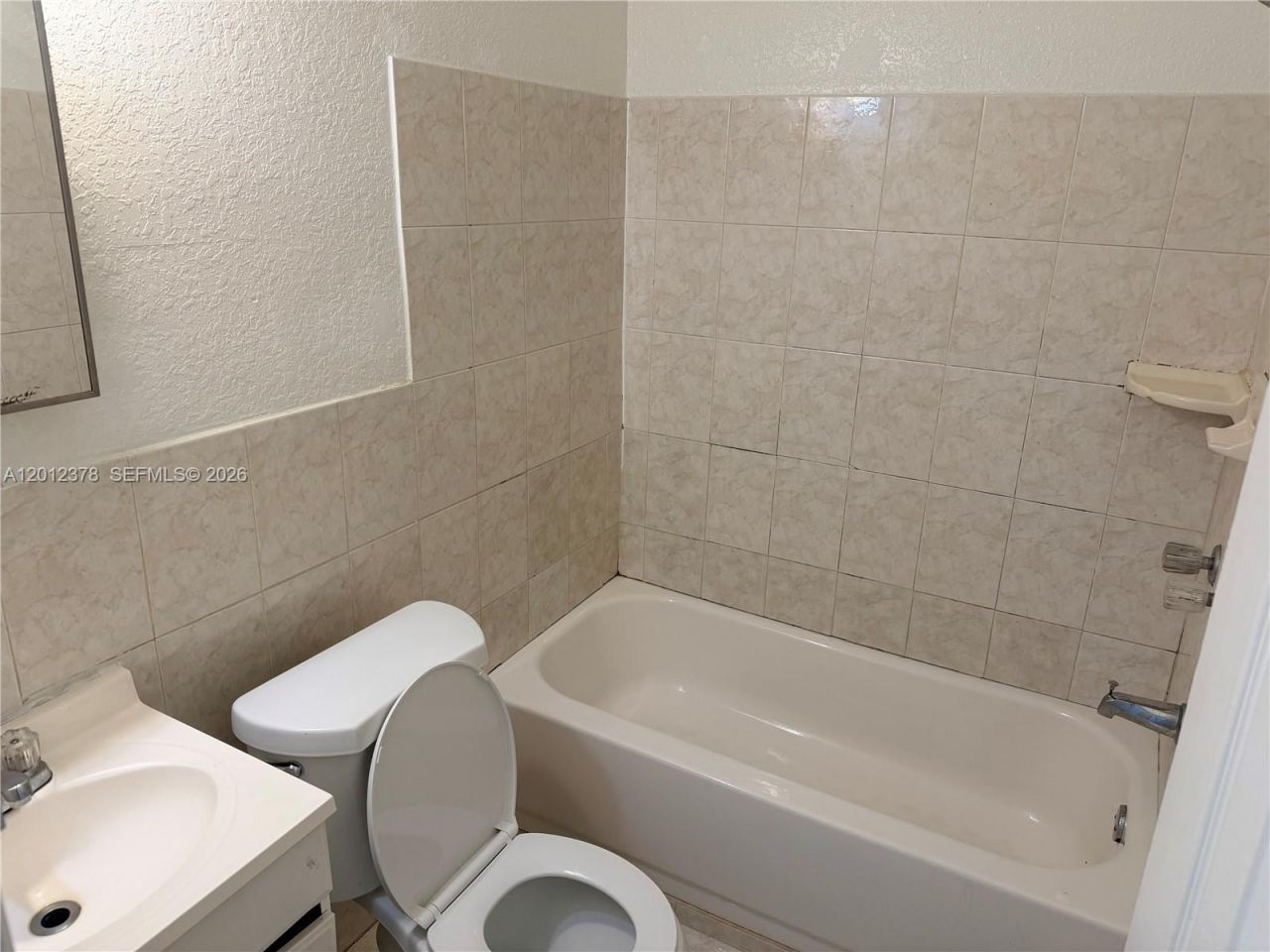 3620 NW 19th St , Unit 3, Miami, FL 33125 Photo