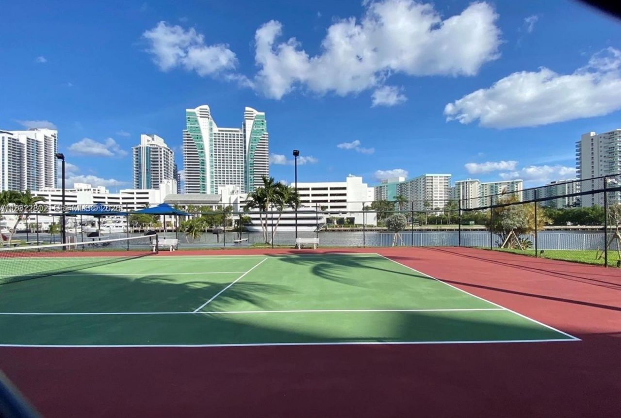 200 Leslie Dr, Unit 624, Hallandale Beach, FL 33009 Photo