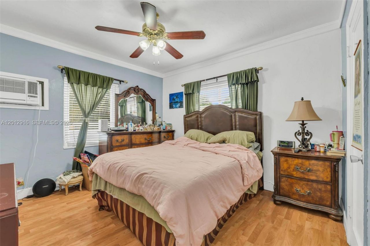 79 NW 143rd St, Miami, FL 33168 Photo