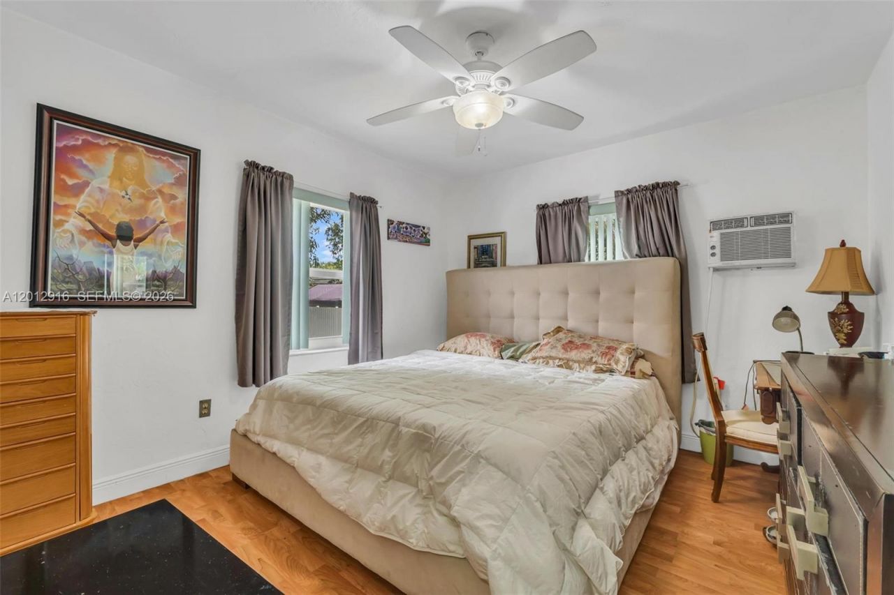 79 NW 143rd St, Miami, FL 33168 Photo