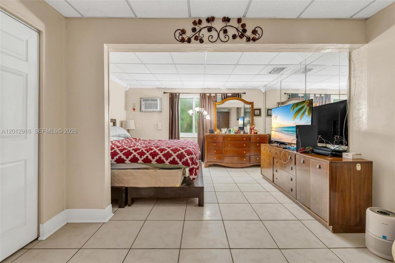 79 NW 143rd St, Miami, FL 33168 Photo