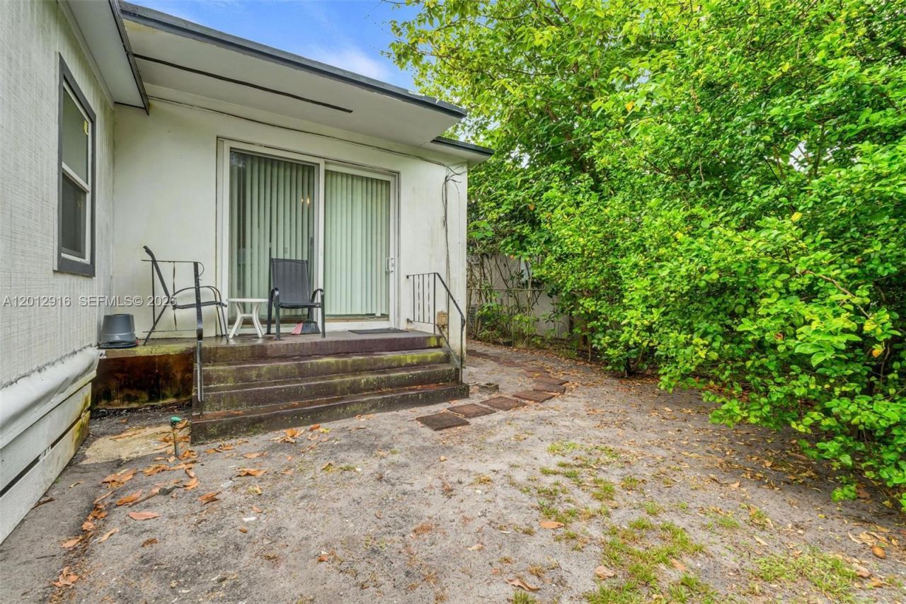 79 NW 143rd St, Miami, FL 33168 Photo