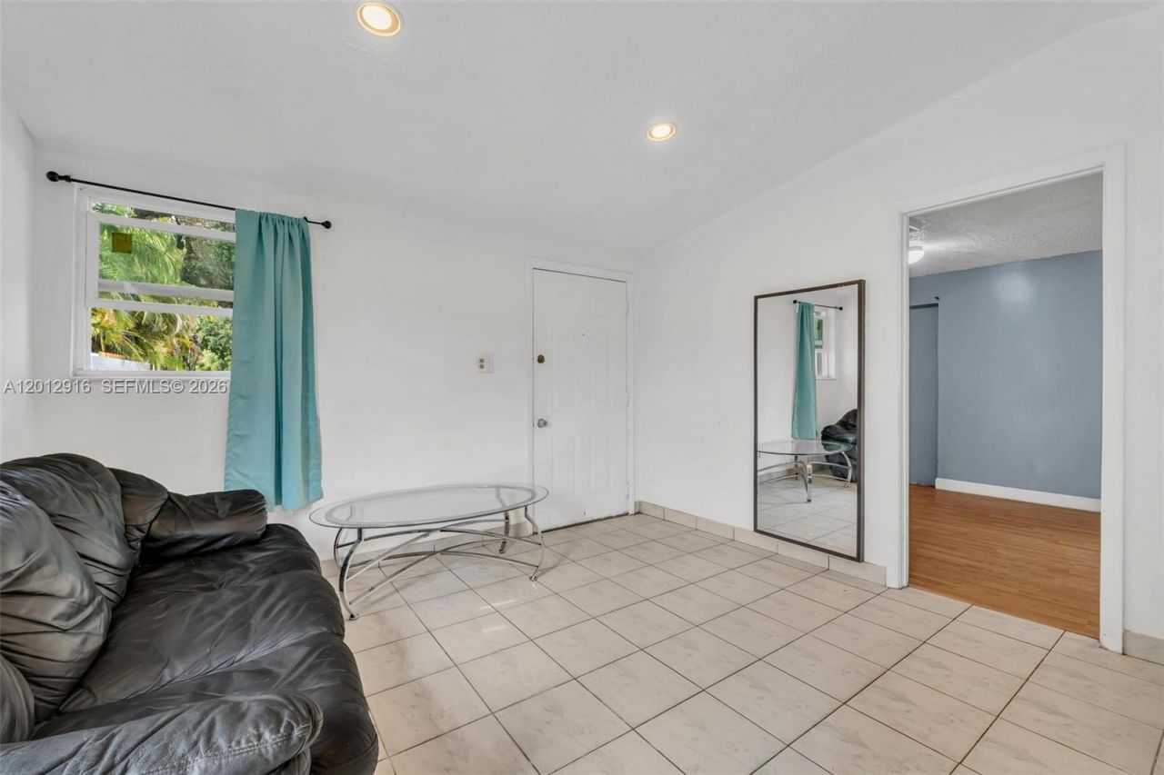 79 NW 143rd St, Miami, FL 33168 Photo