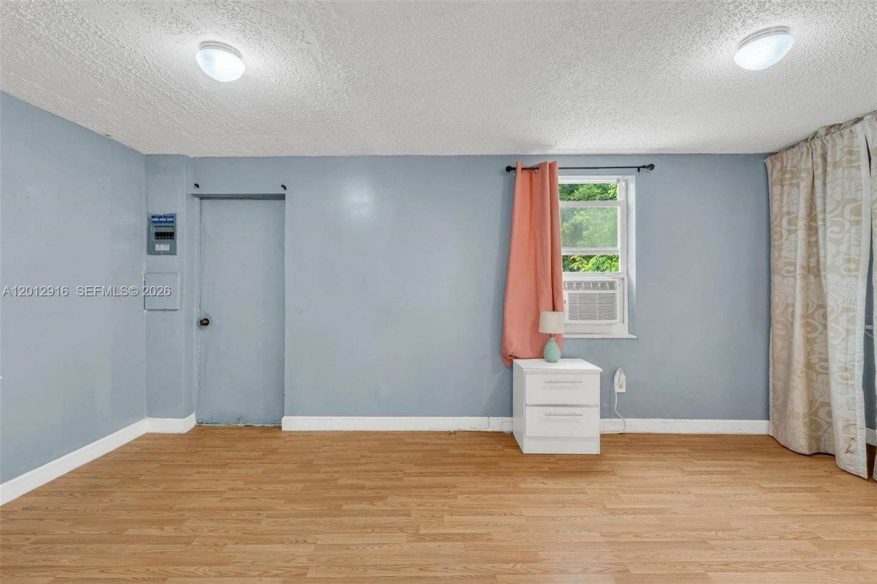 79 NW 143rd St, Miami, FL 33168 Photo