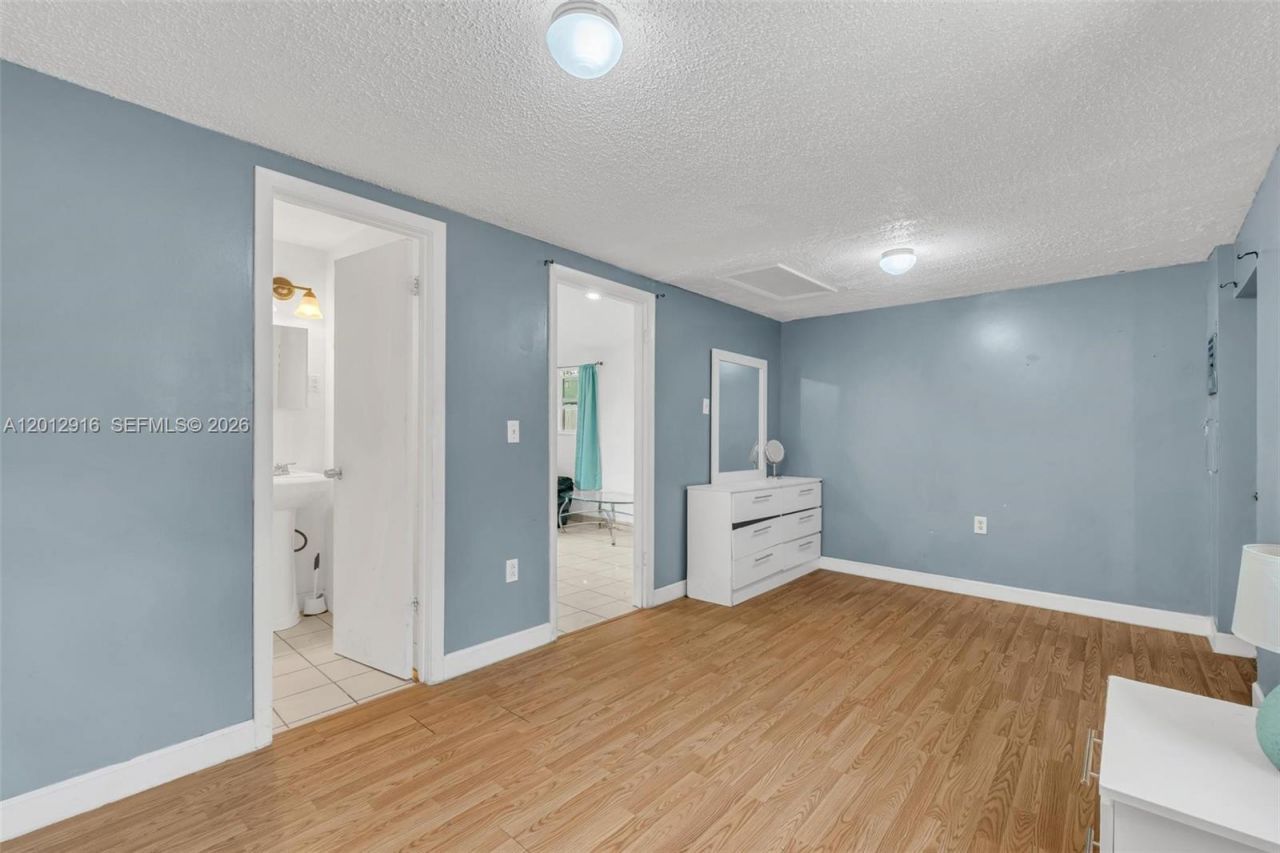 79 NW 143rd St, Miami, FL 33168 Photo