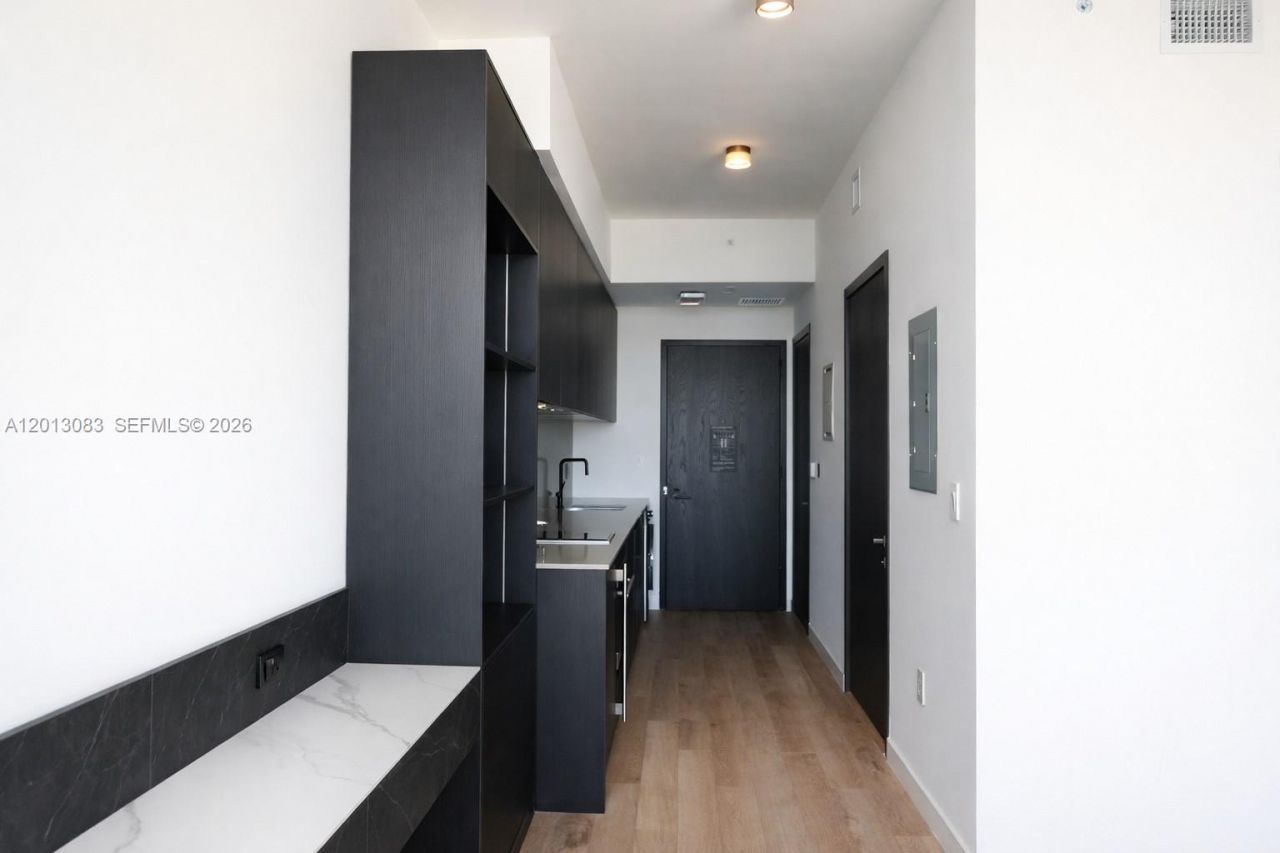 20 NE 11 St, Unit 3403B, Miami, FL 33132 Photo